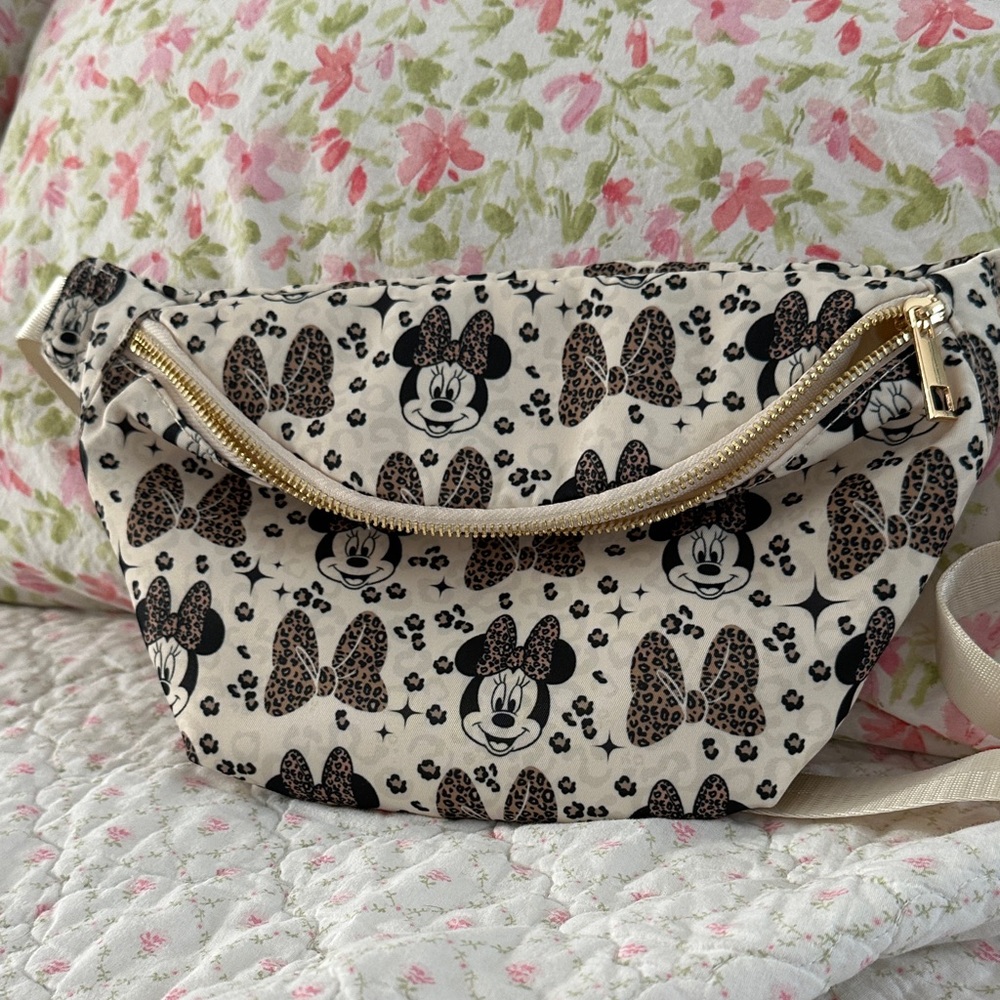 Disney Cream and Black Minnie Mouse Crossbody Bag